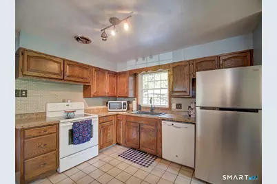 34 Roberta Road, North Haven, CT 06473 - Photo 8