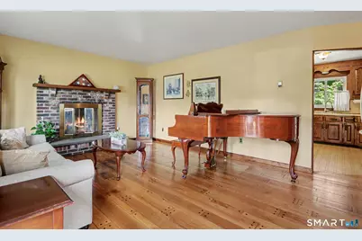 11 A Greenlawn Drive, Fairfield, CT 06825 - Photo 2