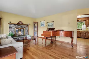 11a Greenlawn Dr, Fairfield, CT 06825 - Photo 2