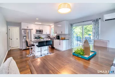 12 Middlefield Street, Groton, CT 06340 - Photo 6