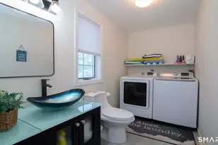 12 Middlefield St, Groton, CT 06340 - Photo 10
