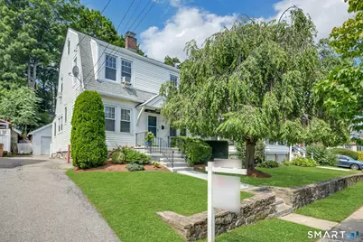 218 Knickerbocker Avenue, Stamford, CT 06907 - Photo 1