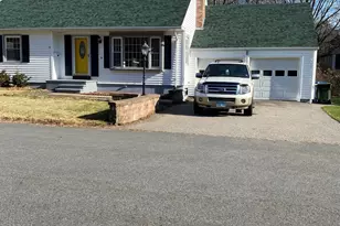 13 Curtis St, Norwich, CT 06360 - Photo 2