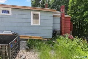 385 Putnam Pike, Killingly, CT 06241 - Photo 32