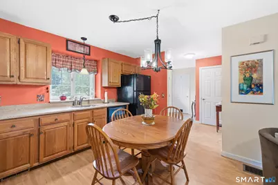 103 Wyndemere Court, South Windsor, CT 06074 - Photo 8