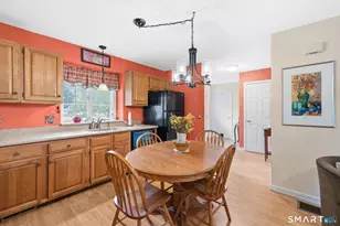 103 Wyndemere Ct, South Windsor, CT 06074 - Photo 8