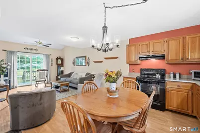 103 Wyndemere Court, South Windsor, CT 06074 - Photo 6