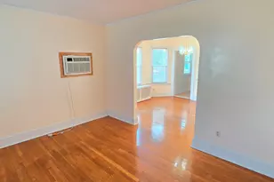 23 Sharon St, Hartford, CT 06112 - Photo 4
