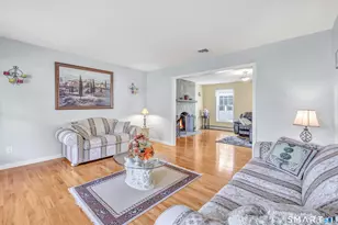 11 Jeanetti Dr, Derby, CT 06418 - Photo 6