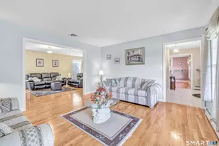 11 Jeanetti Dr, Derby, CT 06418 - Photo 4