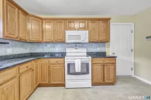 11 Jeanetti Dr, Derby, CT 06418 - Photo 14
