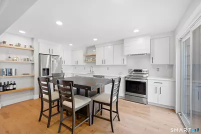 201 Highview Avenue #D2, Stamford, CT 06907 - Photo 6