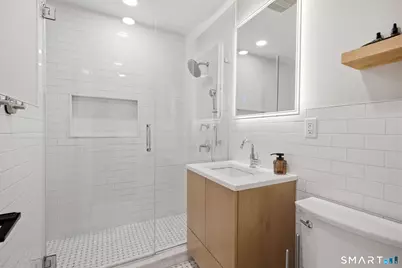 201 Highview Avenue #D2, Stamford, CT 06907 - Photo 14