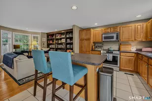 17 Parkwoods Dr, Norwich, CT 06360 - Photo 8