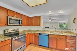 10 Valley Run Dr, Cromwell, CT 06416 - Photo 2