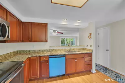10 Valley Run Drive #10, Cromwell, CT 06416 - Photo 4