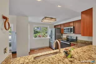 10 Valley Run Dr, Cromwell, CT 06416 - Photo 6