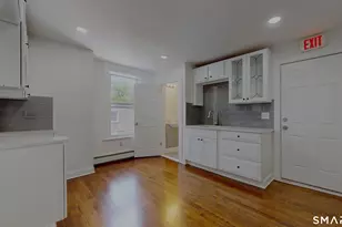 24 Bond St, Hartford, CT 06114 - Photo 14