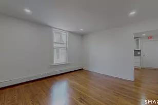 24 Bond St, Hartford, CT 06114 - Photo 4