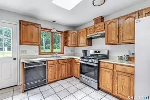9 Benz St, Ansonia, CT 06401 - Photo 16