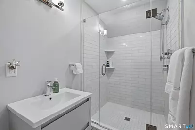 929 Pequot Avenue, New London, CT 06320 - Photo 38