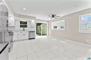 110 Minturn Rd, Bridgeport, CT 06606 - Photo 14