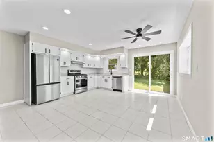 110 Minturn Rd, Bridgeport, CT 06606 - Photo 18