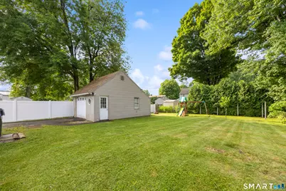 39 Whiteside Street, Newington, CT 06111 - Photo 32