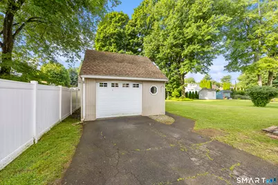 39 Whiteside Street, Newington, CT 06111 - Photo 34