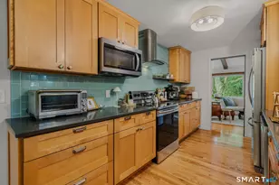 47 Colonial Dr, Waterford, CT 06385 - Photo 12