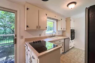 2 Johnnie Ct, Ledyard, CT 06339 - Photo 12