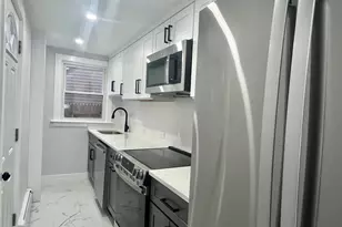 100 Holmes Ave, Darien, CT 06820 - Photo 4