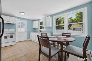 8 Pleasant St, Stonington, CT 06355 - Photo 12