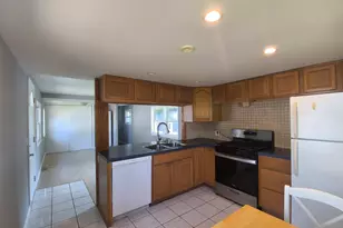 19 Marble Ln, Milford, CT 06460 - Photo 2