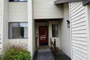64 Simsbury Landing, Simsbury, CT 06070 - Photo 2
