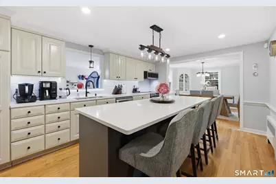 370 South Main Street, West Hartford, CT 06107 - Photo 2