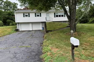 19 Covington Dr, Milford, CT 06461 - Photo 2