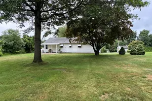 19 Covington Dr, Milford, CT 06461 - Photo 4
