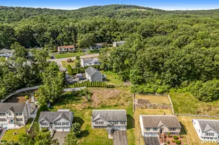 111 Alisha Ln, Waterbury, CT 06705 - Photo 28