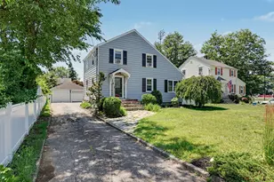 43 Glendale Rd, Stratford, CT 06614 - Photo 2