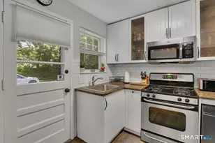 24 Woodward Ave, New Haven, CT 06512 - Photo 8