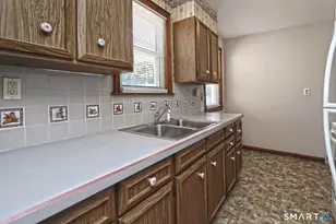 53 Raycroft St, Milford, CT 06461 - Photo 22