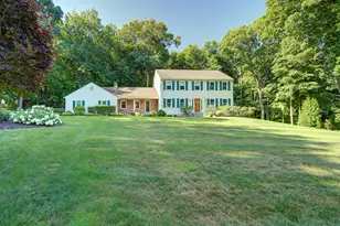 19 E Ridge Ct, Cheshire, CT 06410 - Photo 2
