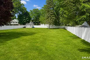 150 Old Town Dr, Stratford, CT 06614 - Photo 2