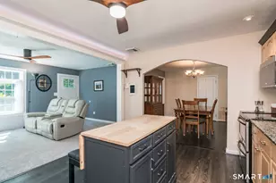 541 George Washington Rd, Enfield, CT 06082 - Photo 6