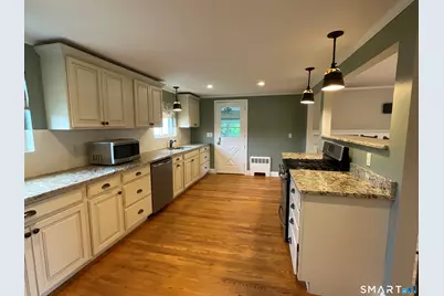 25 Medford Street, Glastonbury, CT 06033 - Photo 6