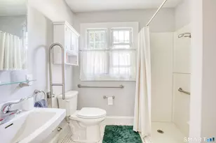 42 Thompson St, Hamden, CT 06518 - Photo 14