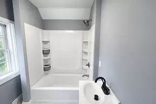 205B Laurel St, Hartford, CT 06105 - Photo 12