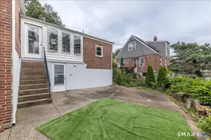 35 Cove St, West Haven, CT 06516 - Photo 32