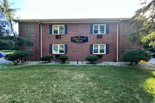 136 Liberty St, Clinton, CT 06413 - Photo 2